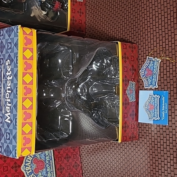 Jim Shore Disney Mickey & Minnie Marionette - Picture 4 of 12